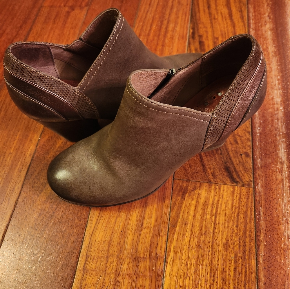 Dansko Marcia Brown Leather Block Heeled Ankle Boots Size 6.5-7 US 37 EU